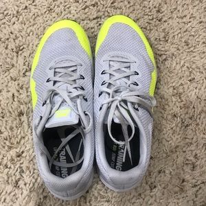 Like new Nike Metcon tennis shoes